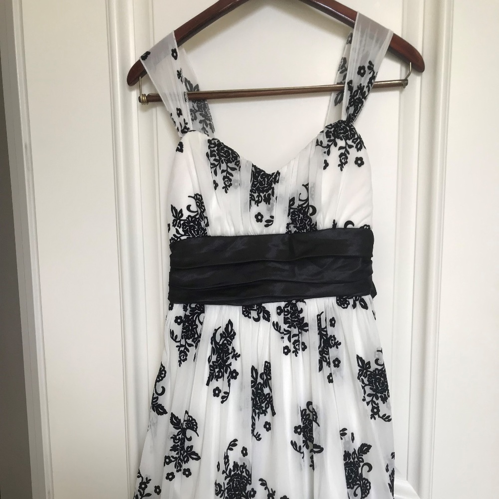 Trixxi Black and White Floral Dress